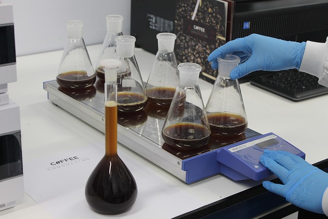 聚氨酯彈性體環(huán)保催化劑在電子灌封材料中的應用，確保固化過程中無氣泡產(chǎn)生。